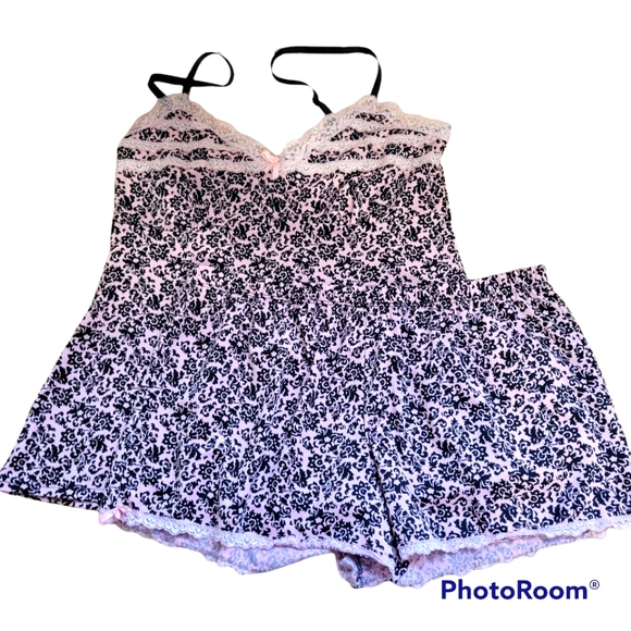 Marilyn Monroe Other - Marilyn Monroe pajamas 2 sets